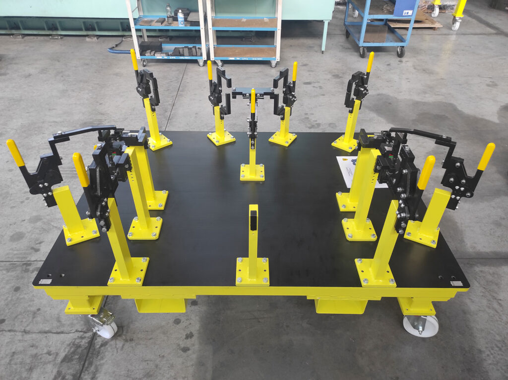 Assemblaggio-ossatura-cofano-man